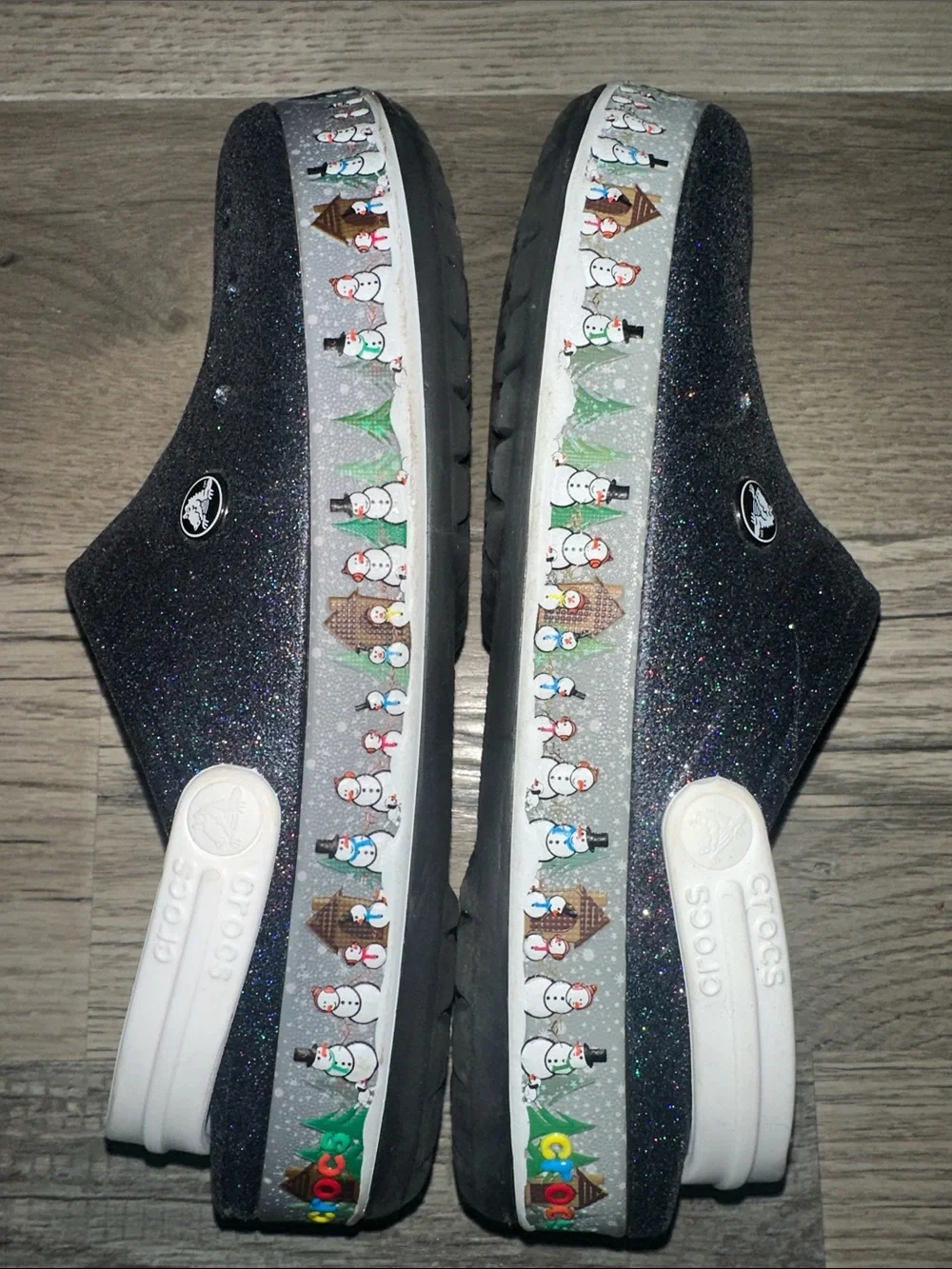 CROCS unisex holiday snowman black glitter winter  Clogs with White band W11 M9